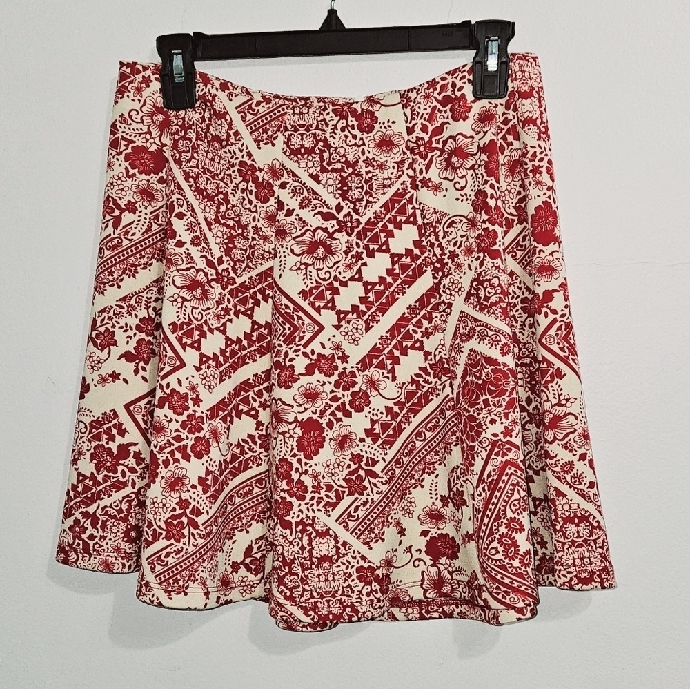 Anthropologie WAYF flare red and cream floral mini skirt. Size medium. - Picture 2 of 5